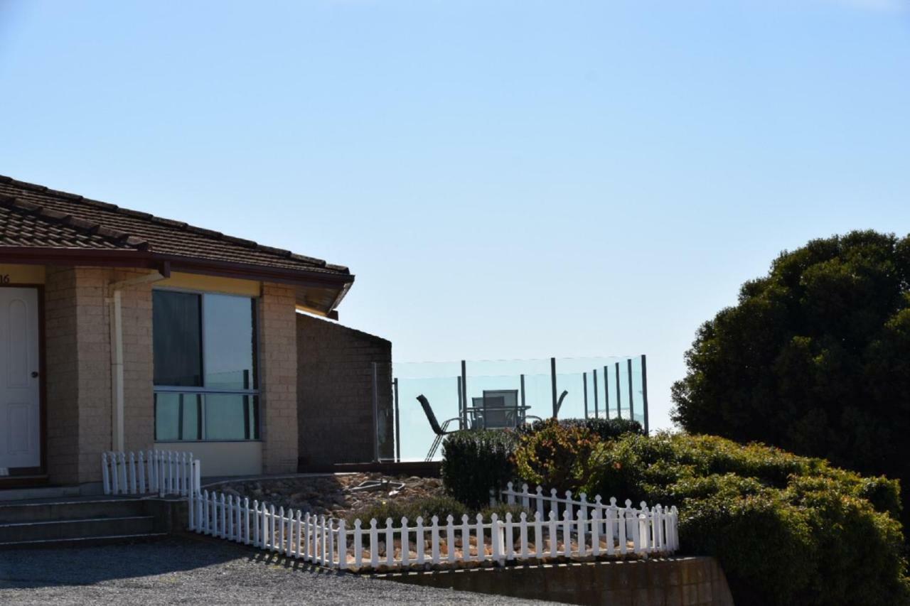 Stansbury Holiday Motel Exterior photo